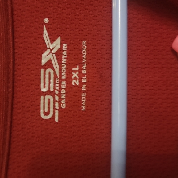 RED PULLOVER - Picture 3 of 6